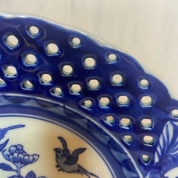 Antique Blue White Reticulated 9-1/2" DINNER PLATES Decor (2) Birds, Landscape - Picture 6 of 7
